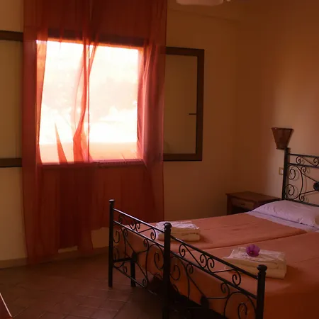 منزل ريفي Agriturismo Ninea ريكادي